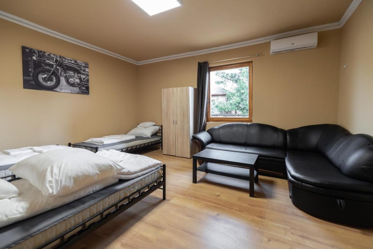 Ivanhoe Apartman Apartment Nyirbator Ngoại thất bức ảnh
