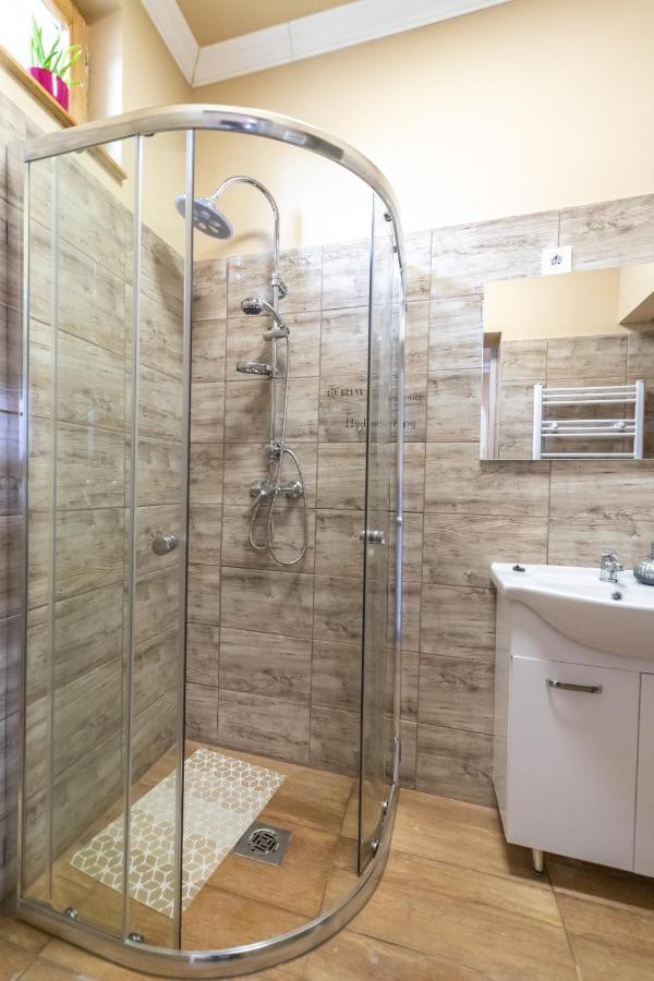 Ivanhoe Apartman Apartment Nyirbator Ngoại thất bức ảnh