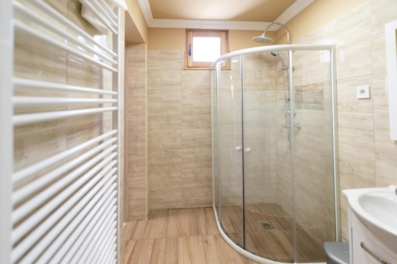 Ivanhoe Apartman Apartment Nyirbator Ngoại thất bức ảnh