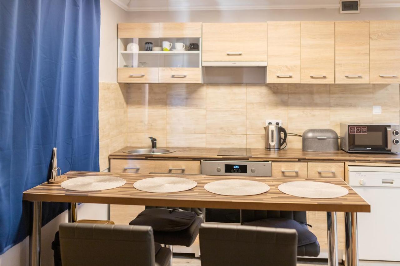 Ivanhoe Apartman Apartment Nyirbator Ngoại thất bức ảnh