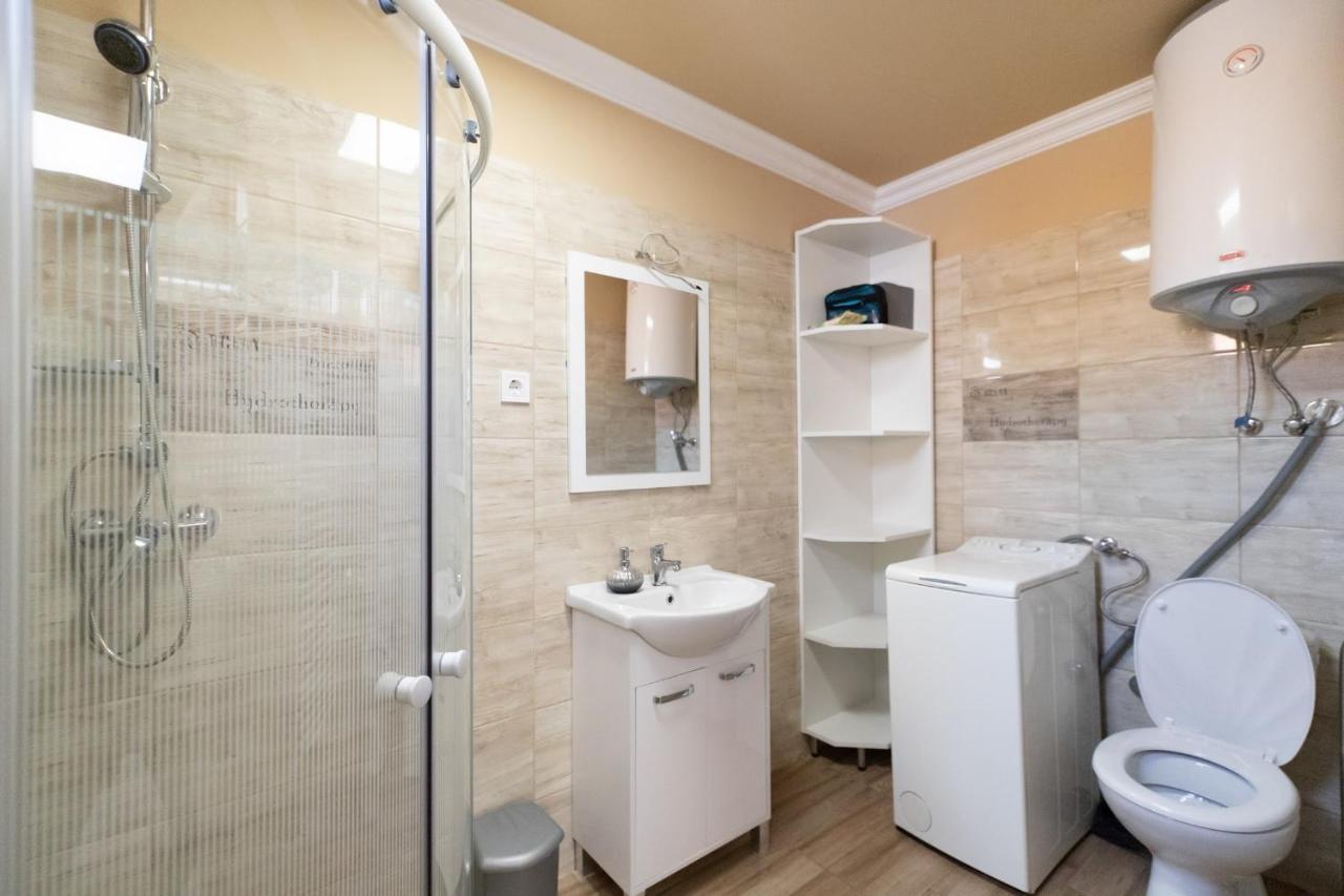 Ivanhoe Apartman Apartment Nyirbator Ngoại thất bức ảnh