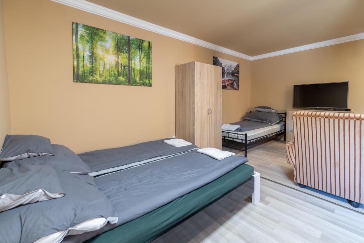 Ivanhoe Apartman Apartment Nyirbator Ngoại thất bức ảnh