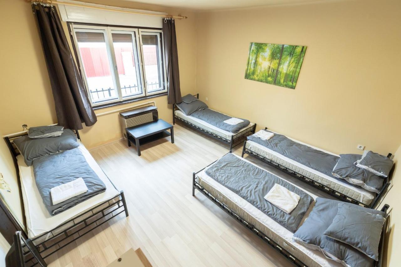 Ivanhoe Apartman Apartment Nyirbator Ngoại thất bức ảnh